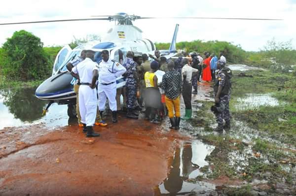 UGANDA POLICE SUCCESSFULLY RESCUES 18 PEOPLE TRAPPED AT THREE ISLANDS BETWEEN KAYUNGA AND NAKASONGOLA DISTRICTS