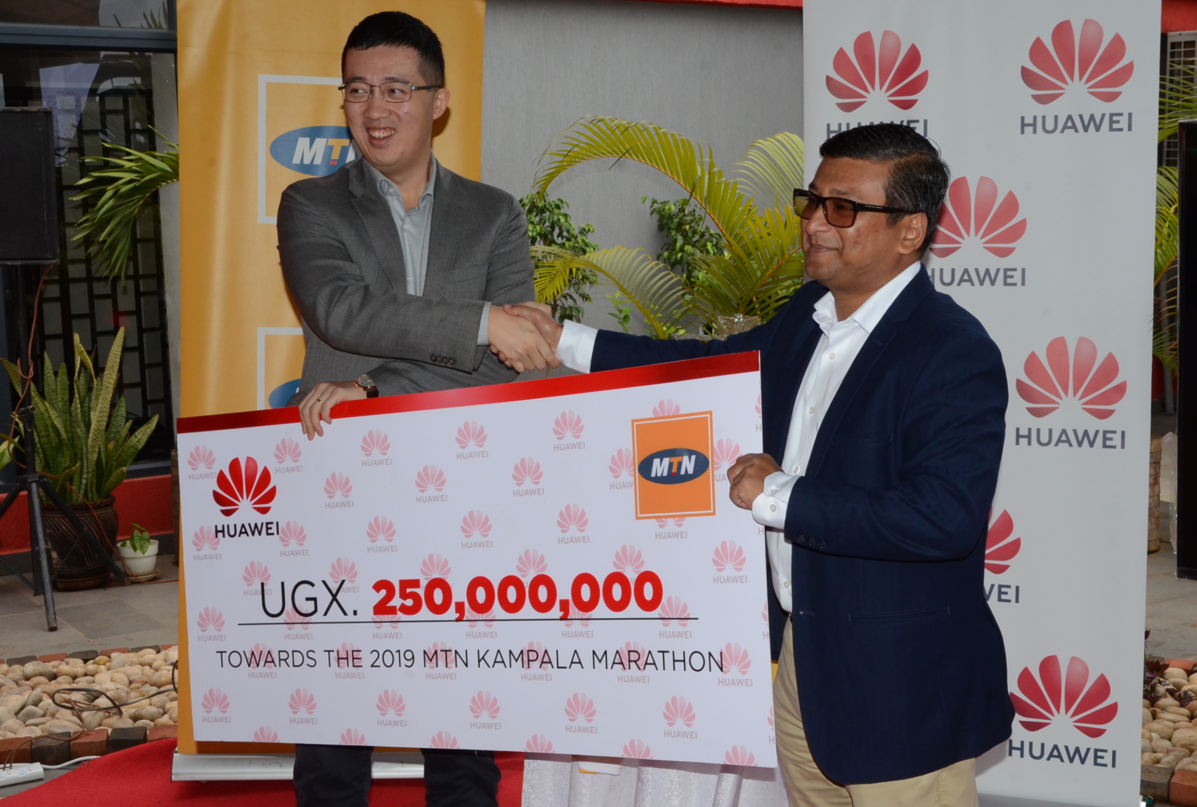 Huawei Gives 250,000,000 shillings to Maternal Health Care in Uganda