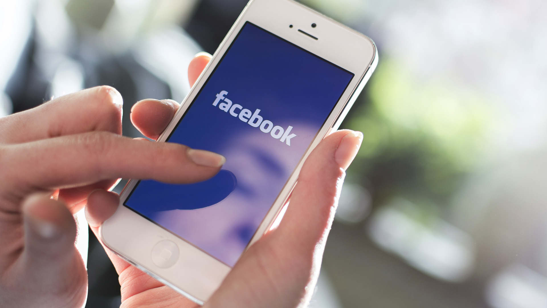 Social Media sites owned by Facebook knocked offline